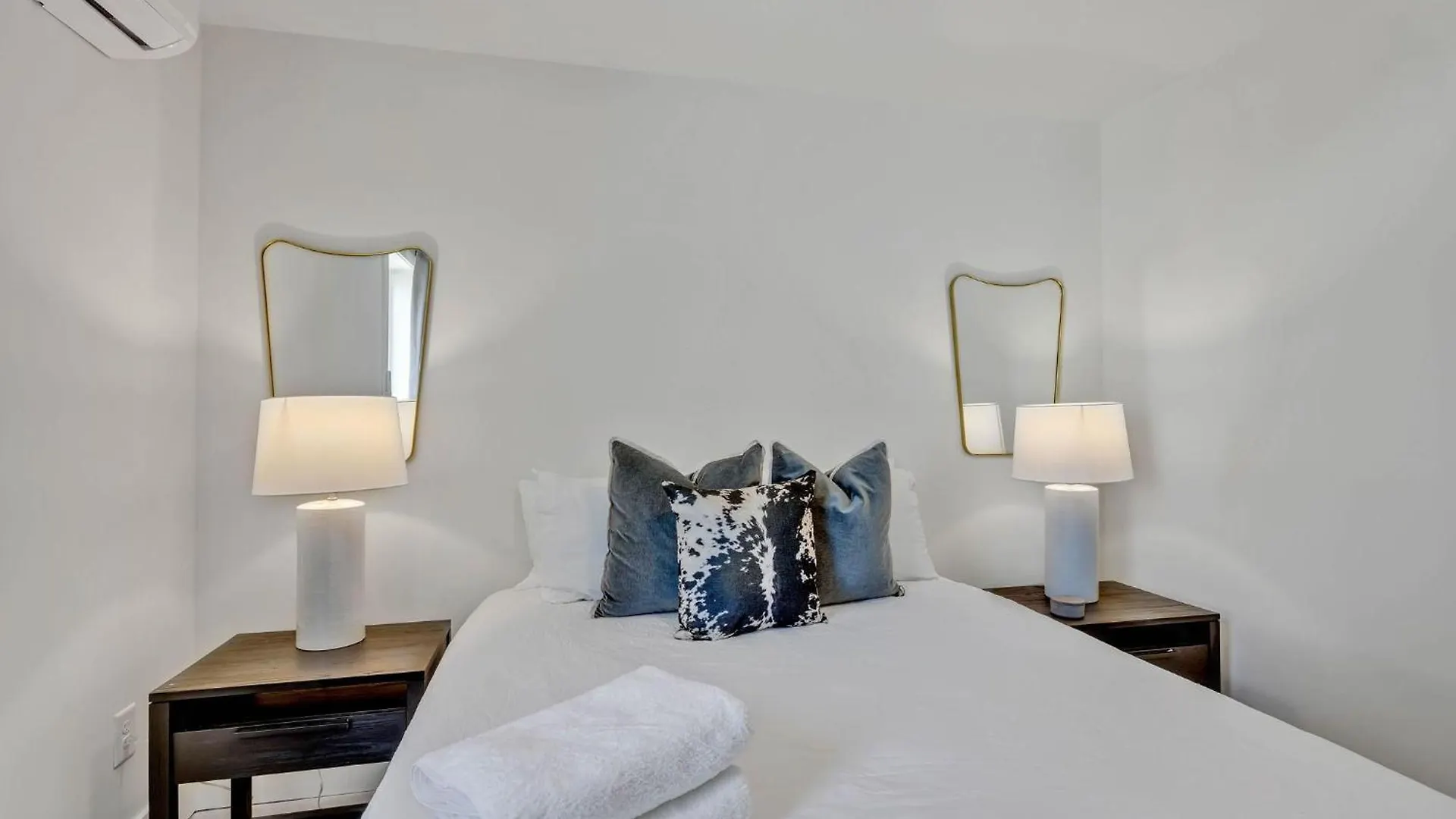 Enchant - Stunning City Views - Modern Luxe Nashville Tatil Evi