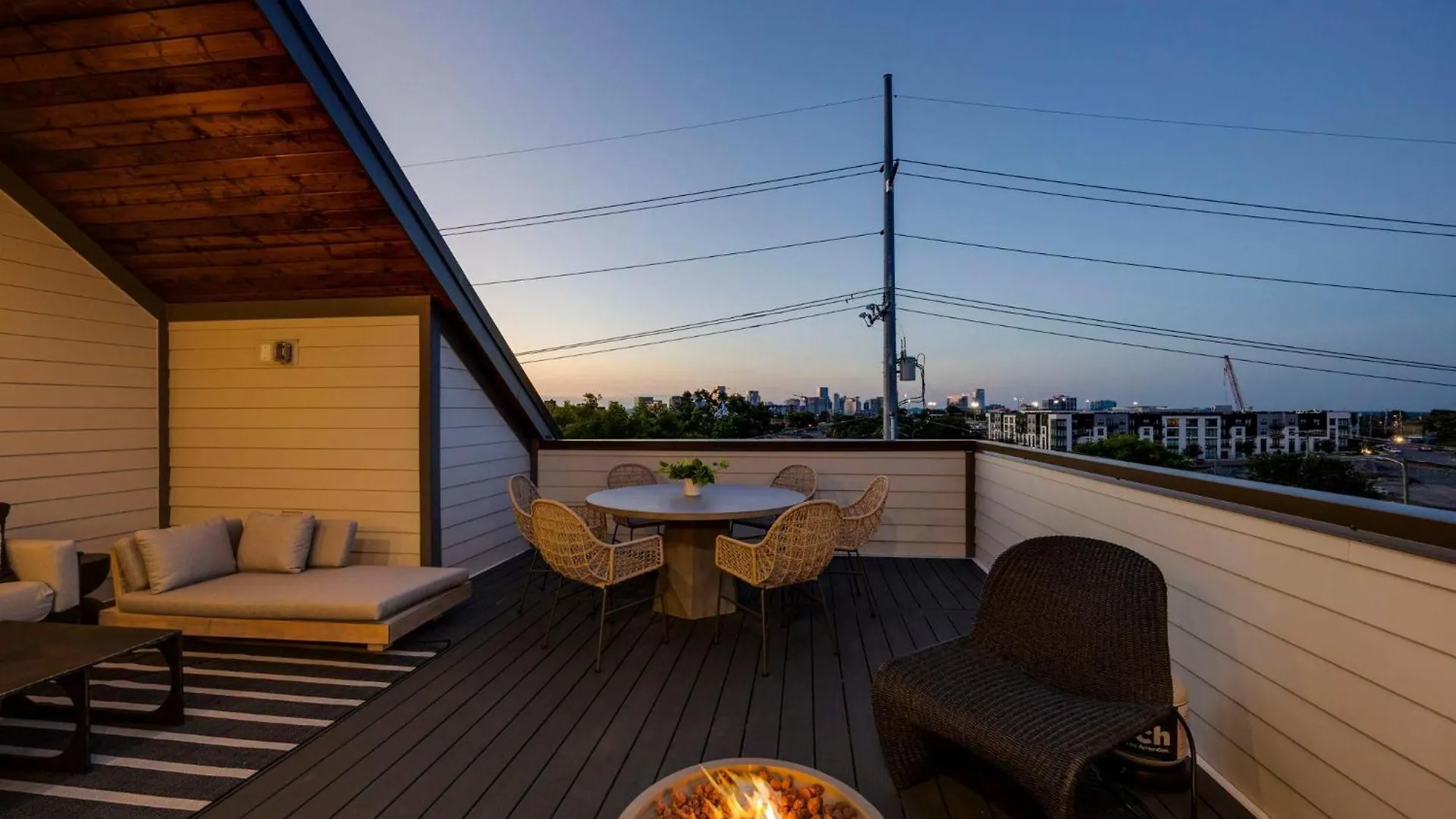 Enchant - Stunning City Views - Modern Luxe Nashville Tatil Evi