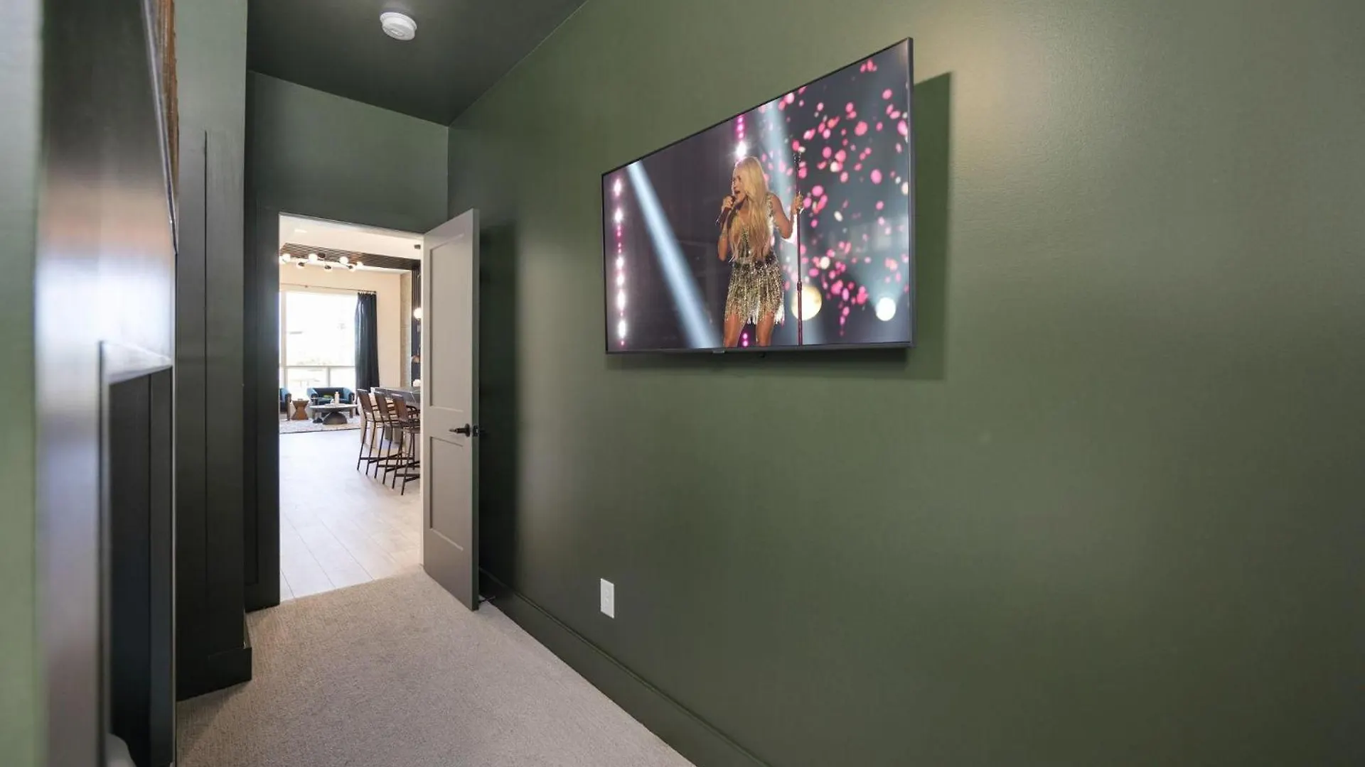 Enchant - Stunning City Views - Modern Luxe Nashville
