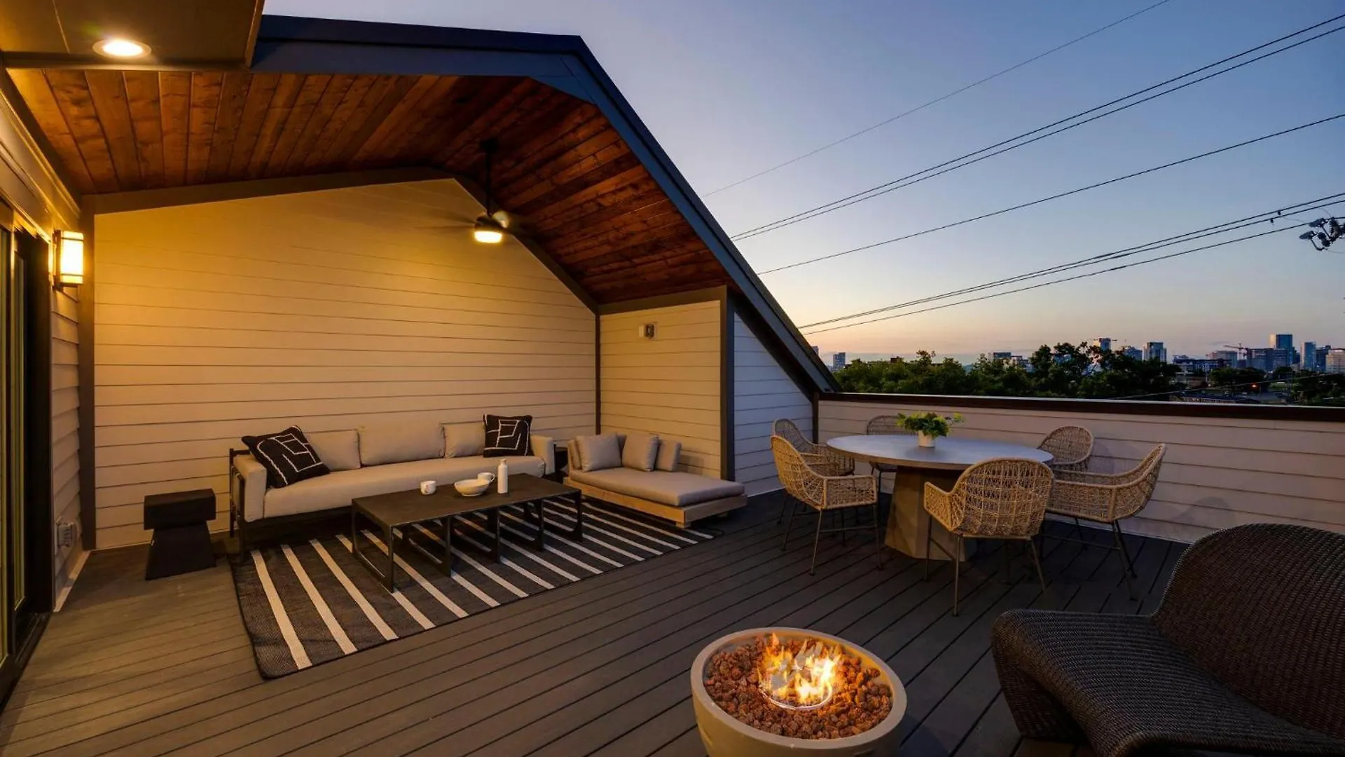 Enchant - Stunning City Views - Modern Luxe Nashville Tatil Evi