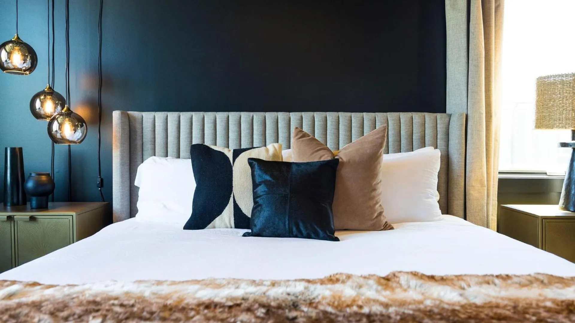 Enchant - Stunning City Views - Modern Luxe Nashville ABD