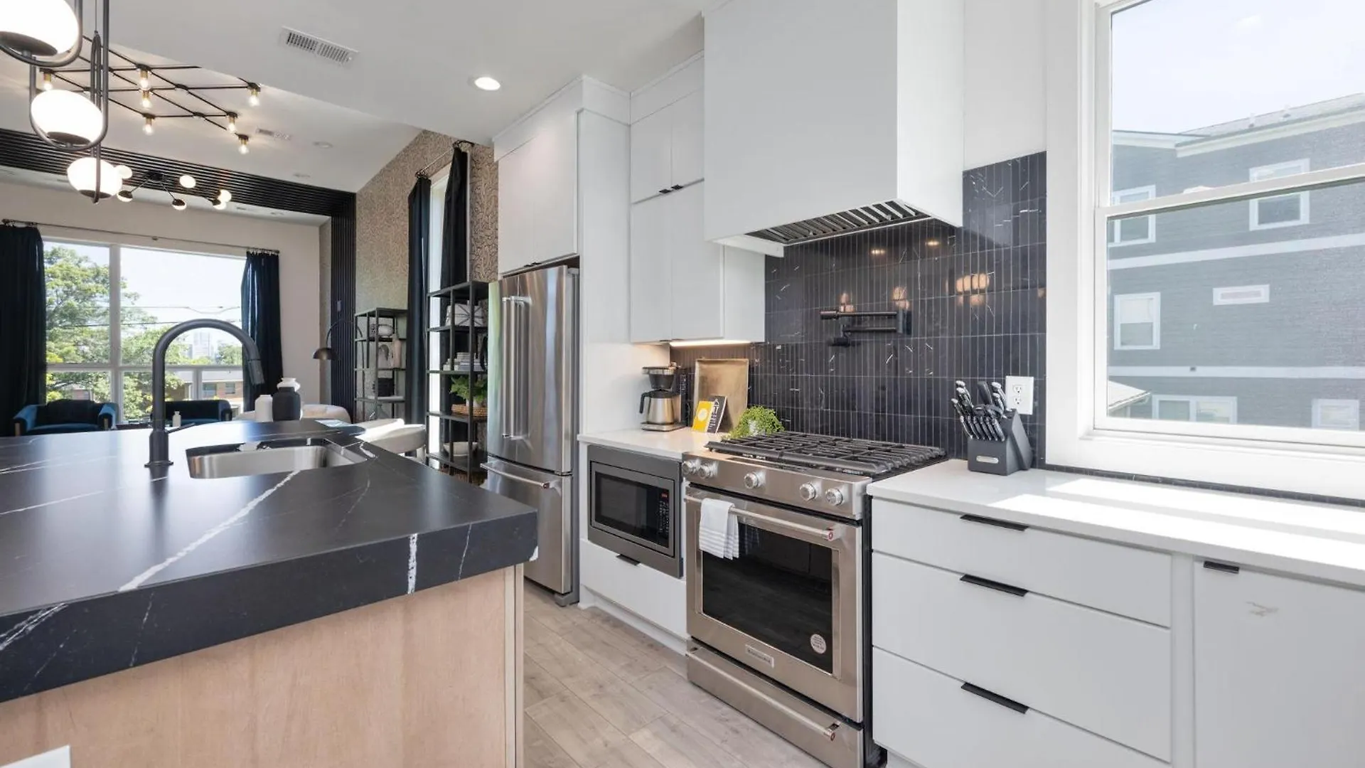 Tatil Evi Enchant - Stunning City Views - Modern Luxe Nashville ABD