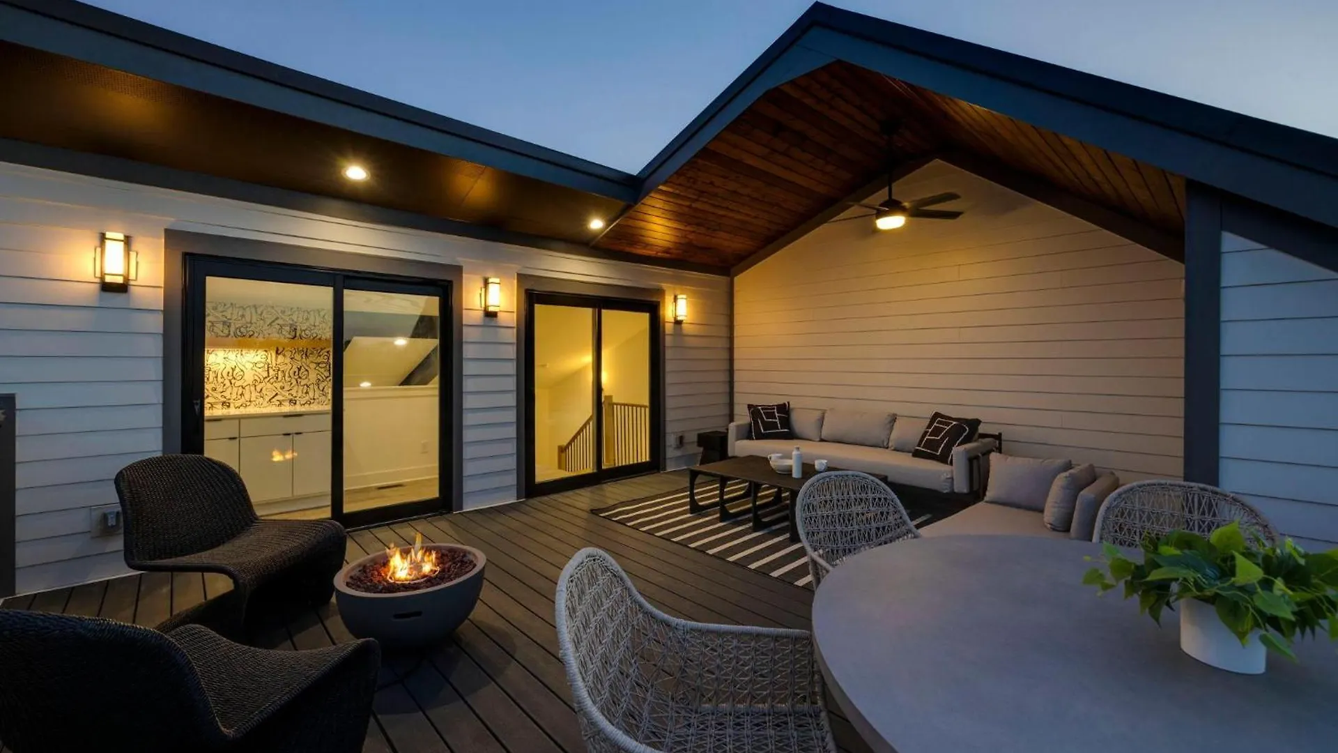 Enchant - Stunning City Views - Modern Luxe Nashville